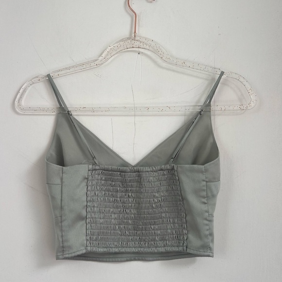 Abercrombie & Fitch Green Satin Crop top Size XS Like New - Picture 5 of 5